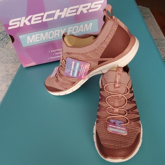 skechers stretch knit memory foam
